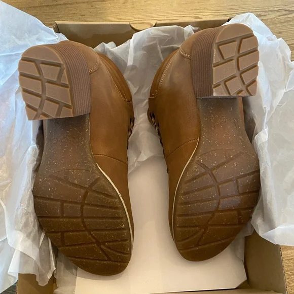 BOC Women’s Alder Round Toe Block Heel Lace-Up Booties  Size 8! Brand new!! - Picture 8 of 8